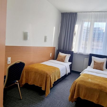 Hotel Orbita Breslavia Esterno foto
