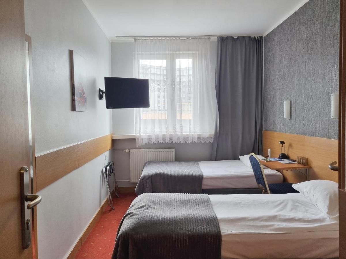 Hotel Orbita Breslavia Esterno foto