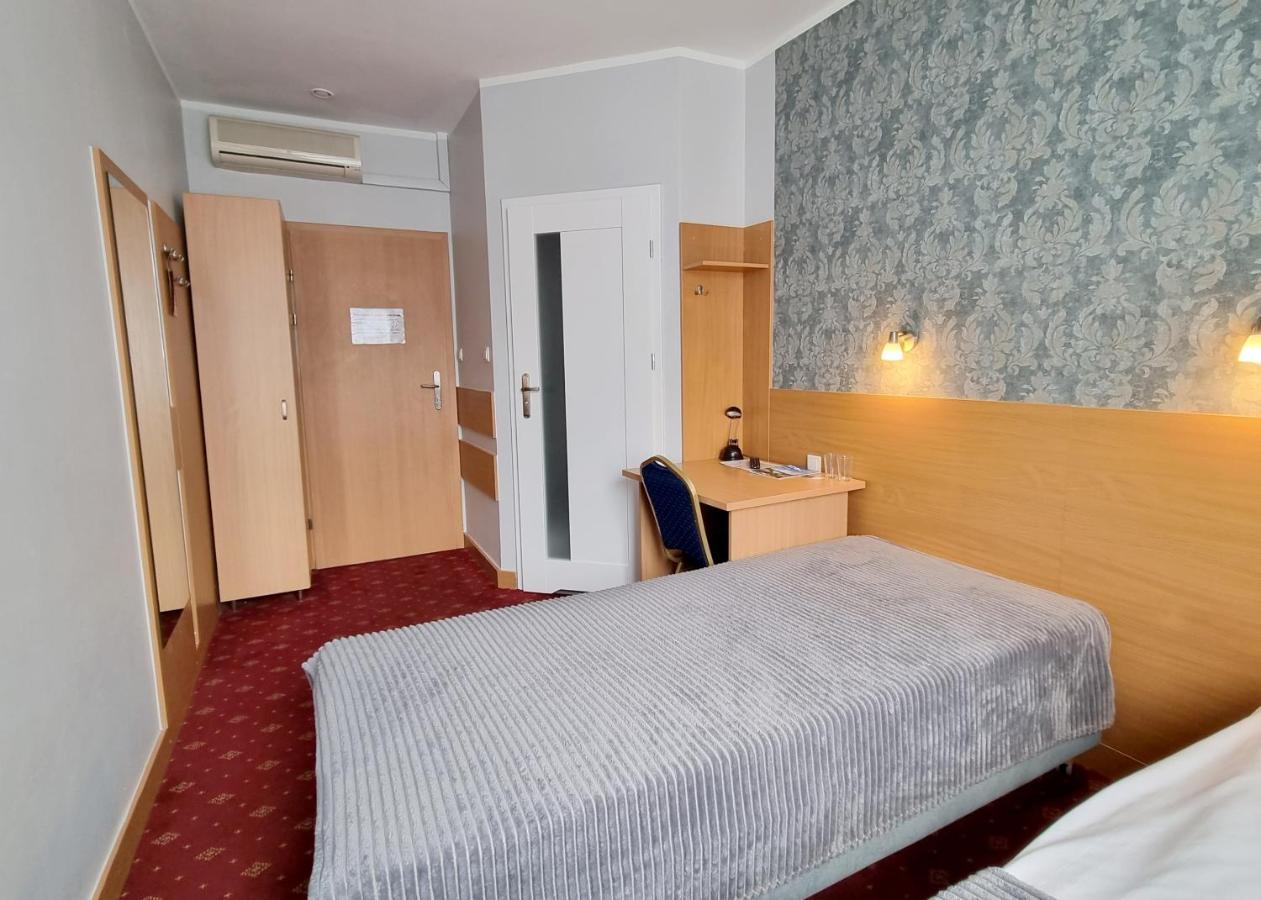 Hotel Orbita Breslavia Esterno foto