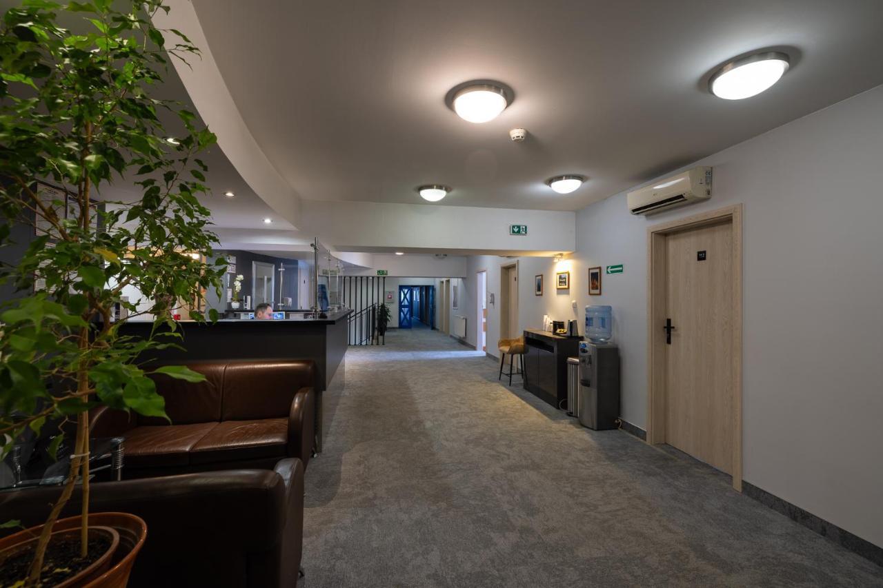 Hotel Orbita Breslavia Esterno foto